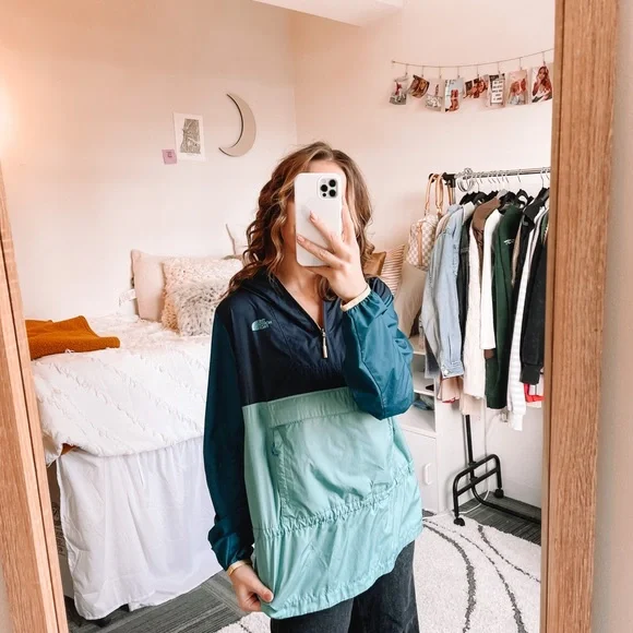 North Face Blue Windbreaker!! - Picture 7 of 9
